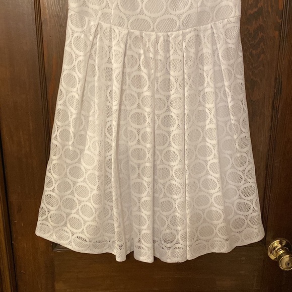 White Sleeveless New York and Company Dress - Picture 3 of 10
